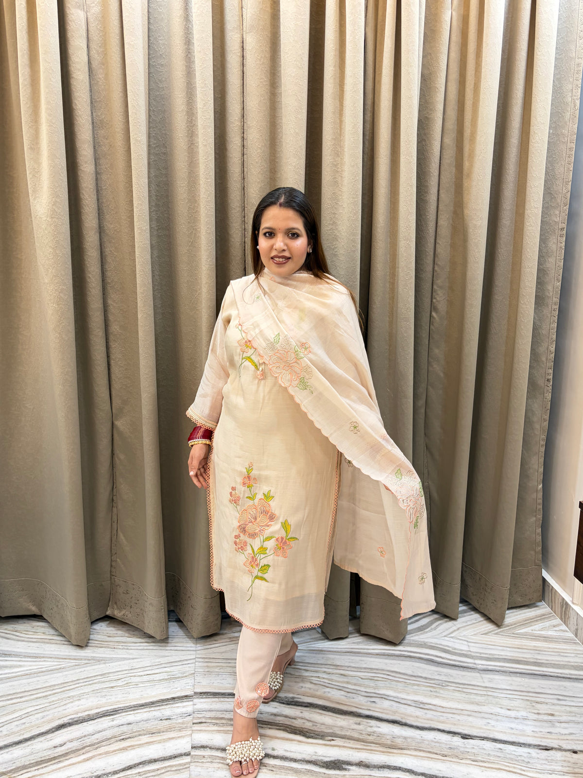 Gulabo Dastaan Suit